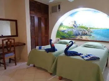 Aquatech Villas Derosa Resort Akumal Mexico